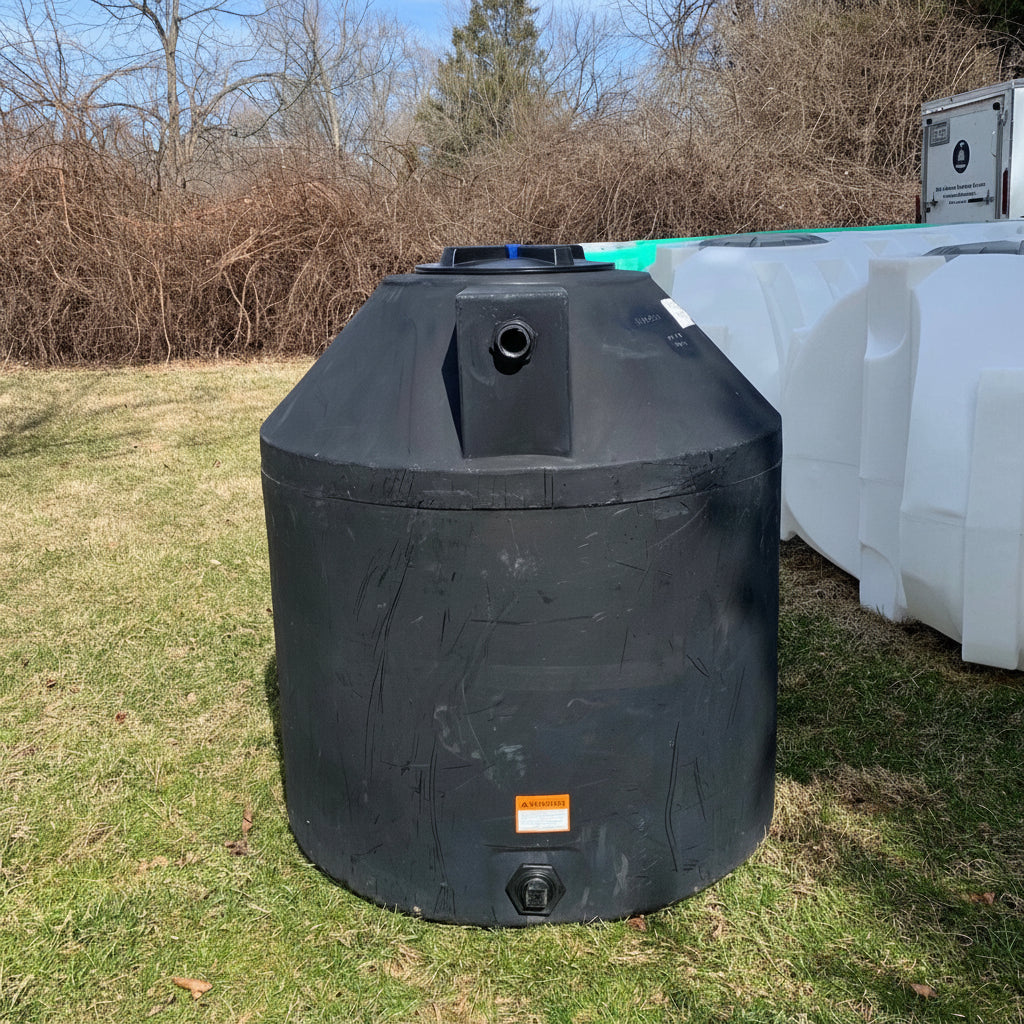 305-Gallon Norwesco Above-Ground Water Tank (BLACK) 